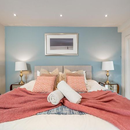 Appartamento Niru Experience Hidden Gem In Chelsea 2Bd 2Ba Londra Esterno foto