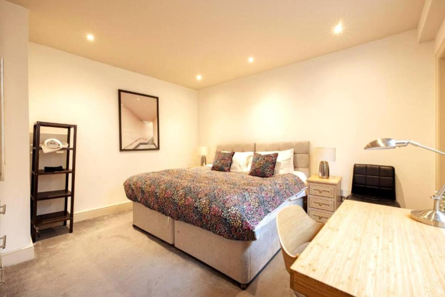 Appartamento Niru Experience Hidden Gem In Chelsea 2Bd 2Ba Londra Esterno foto