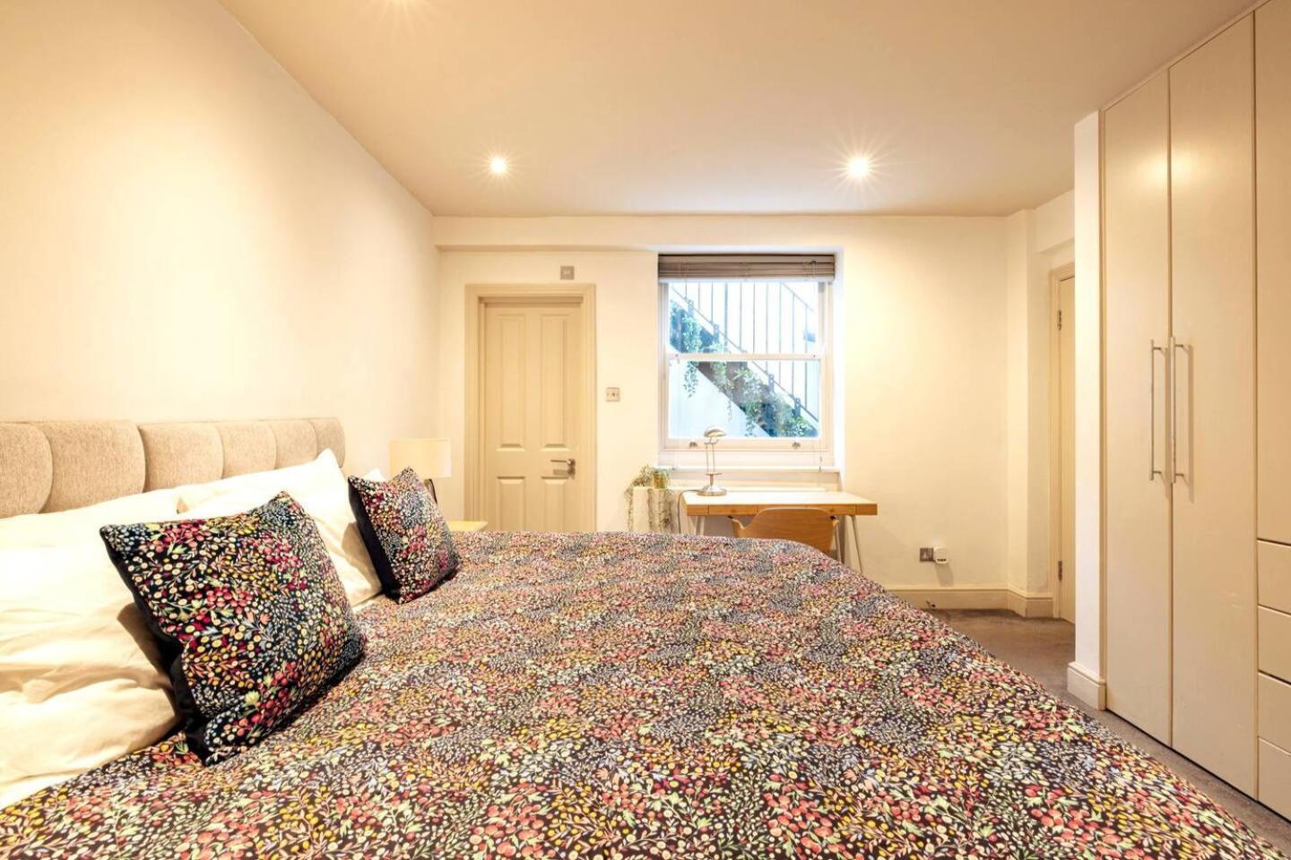 Appartamento Niru Experience Hidden Gem In Chelsea 2Bd 2Ba Londra Esterno foto